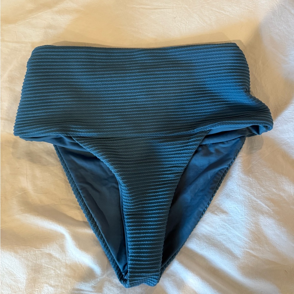L*SPACE Desi Bikini Bottom XS - Picture 4 of 7